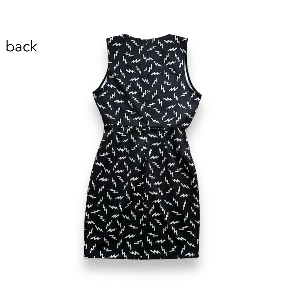 BLACK & WHITE LIGHTENING BOLT COCKTAIL DRESS W/ BACK ZIPPER · SIZE L - Picture 4 of 7